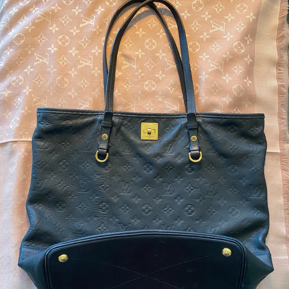 Louis Vuitton “ink blue” leather tote handbag. - Picture 2 of 4